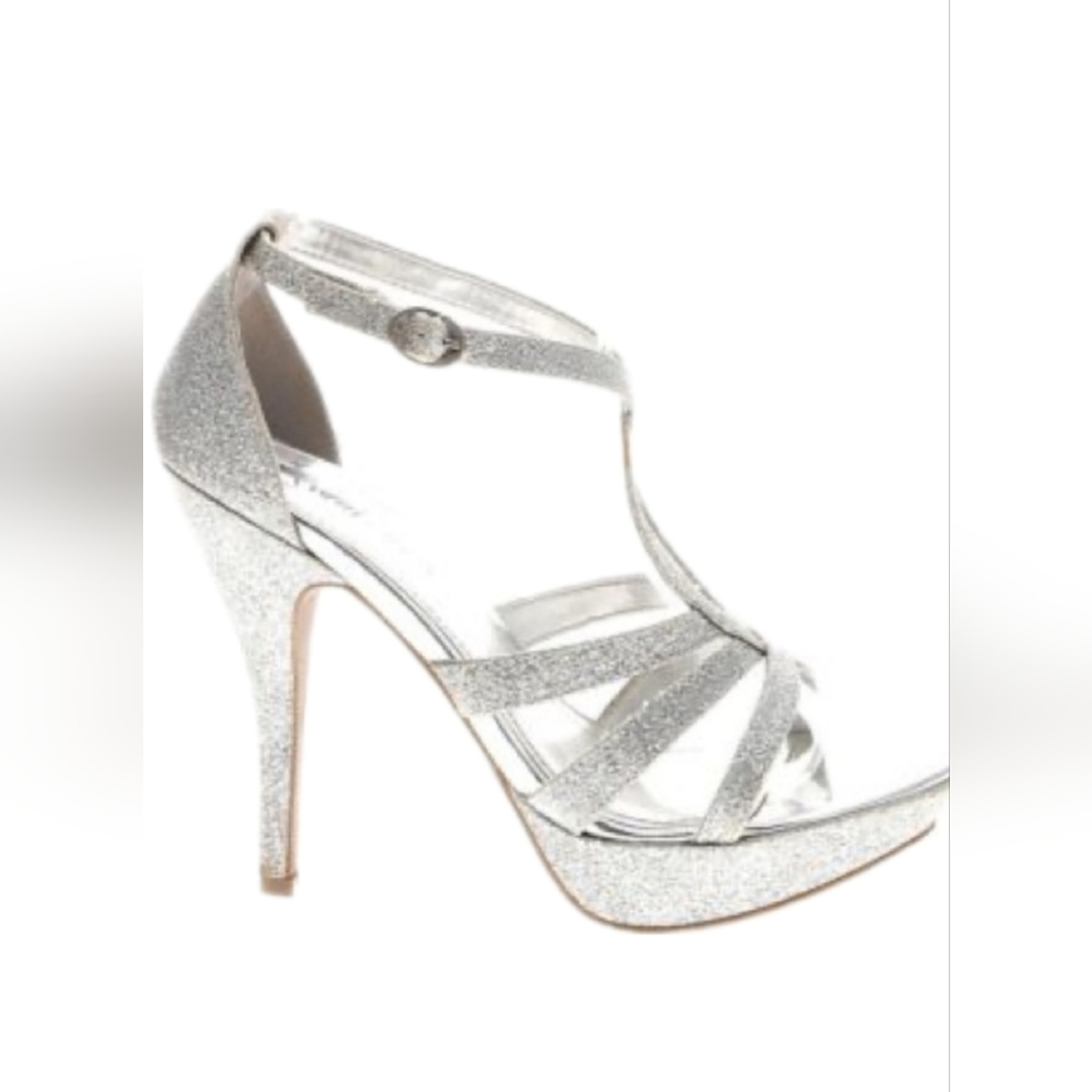 Stunning Fioni Night Sz 7 1/2 or 7.5 silver glitter formal cage/gladiator heels